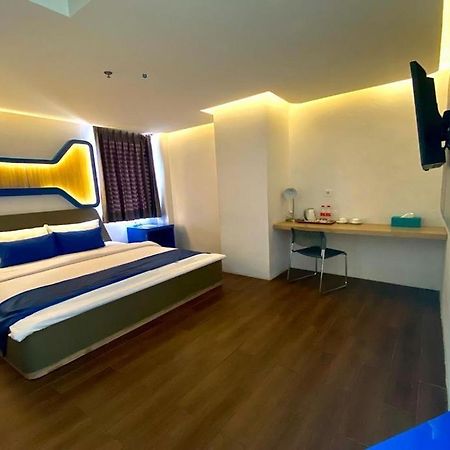 Golden Palace Hotel Batu Merah Eksteriør bilde