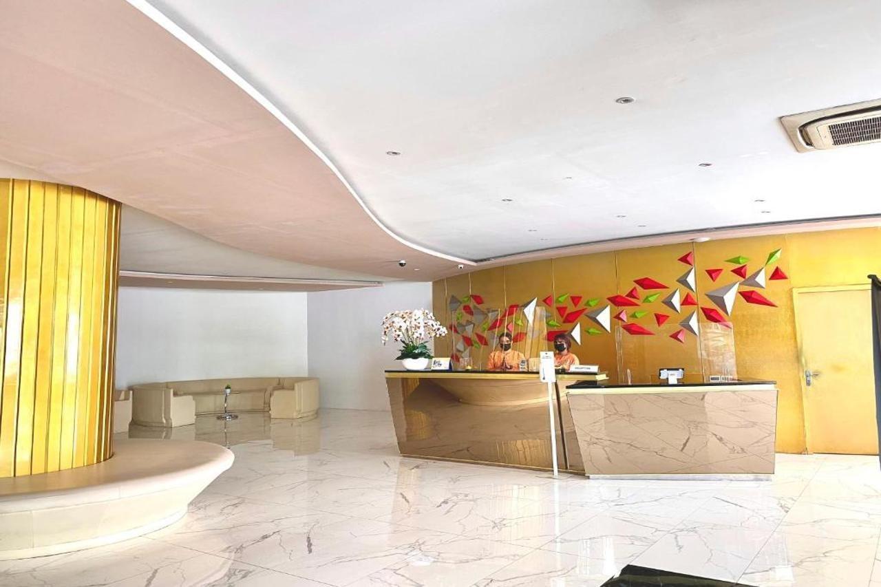 Golden Palace Hotel Batu Merah Eksteriør bilde