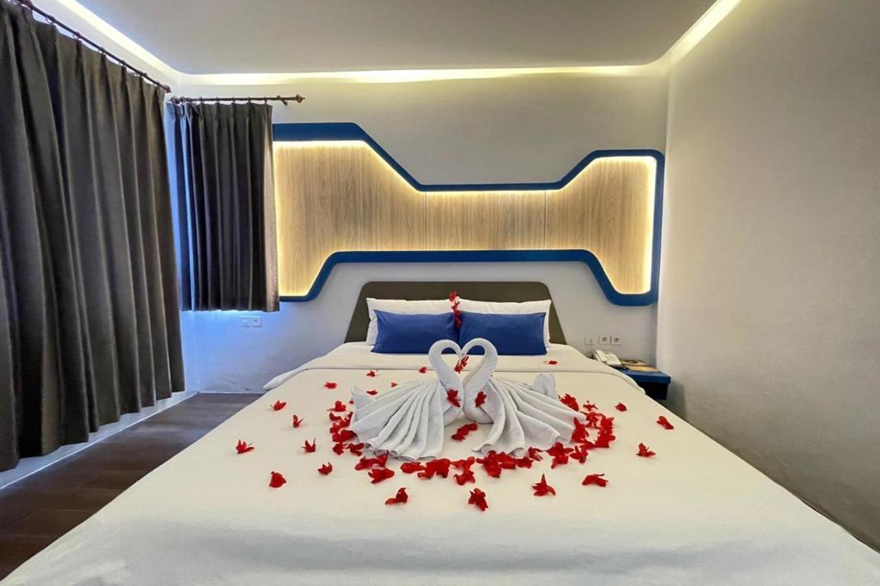 Golden Palace Hotel Batu Merah Eksteriør bilde